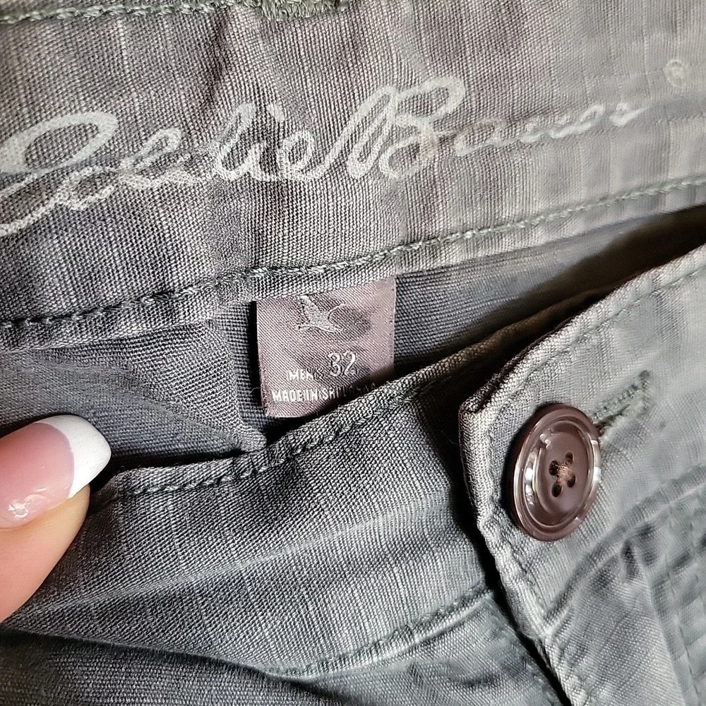 Eddie Bauer Shorts‎ Mens Size 32 Gray Flat Front Cargo 100% Cotton Flaw